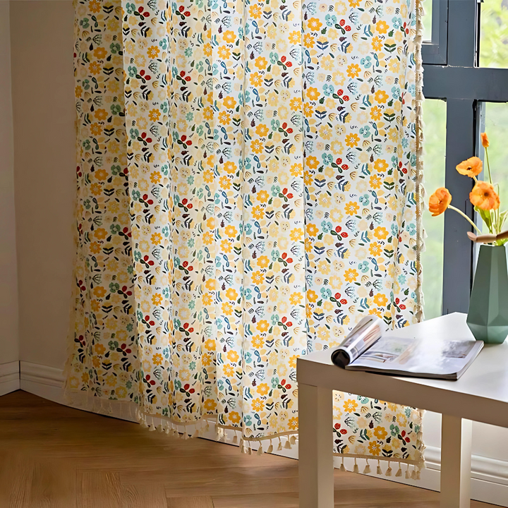 Halbverdunkelnder Vorhang aus Baumwoll-Leinen-Mischgewebe mit gelben Blumen