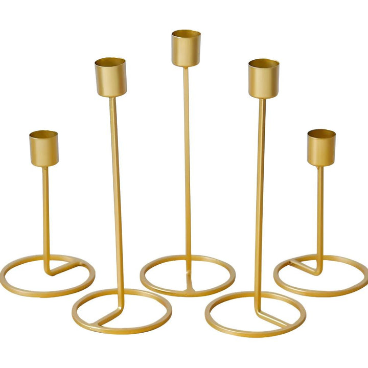 Kerzenhalter aus goldfarbenem Metall