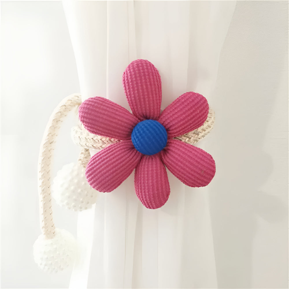 Raffhalter mit bestickter Blume und Perle