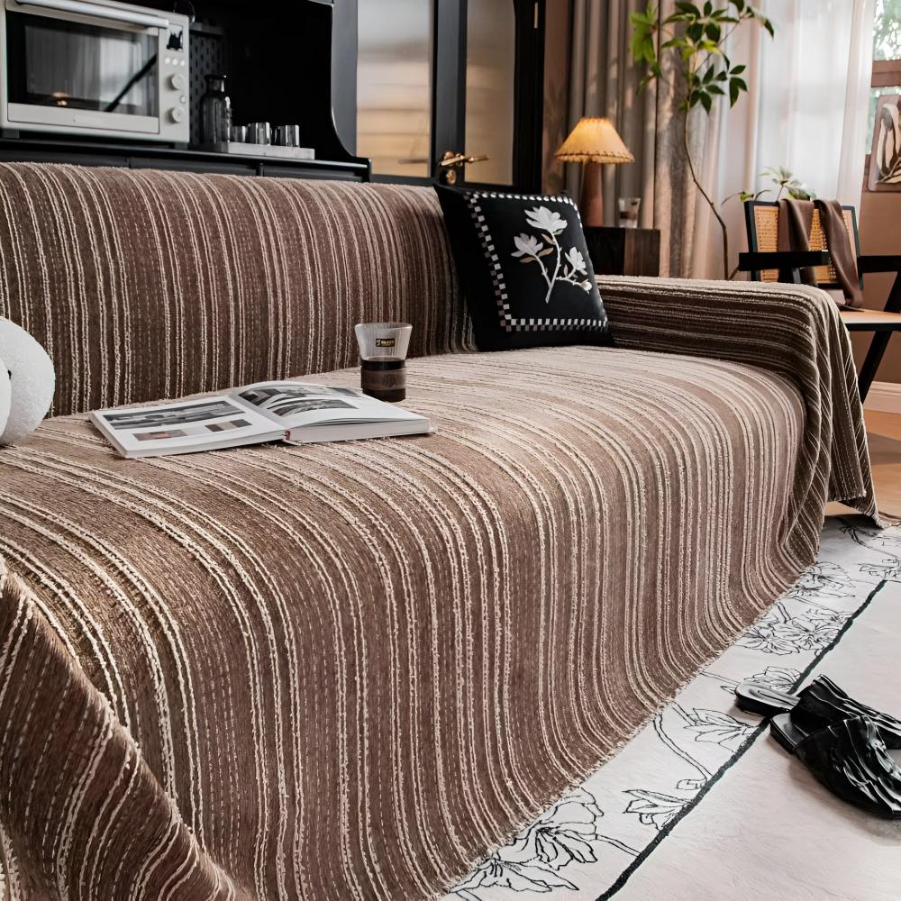 Chenille-Sofawurf mit feinen Streifen