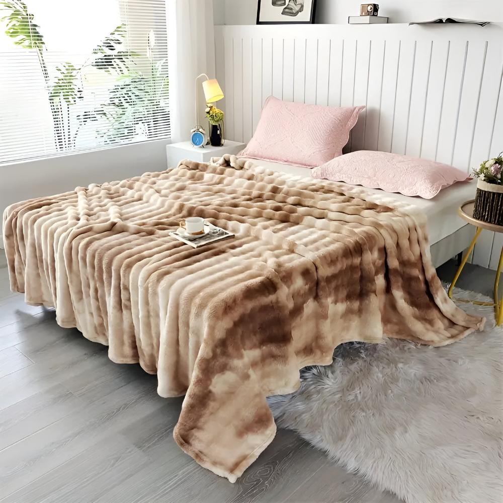 Kuscheldecke aus Kunstfell mit Batikmuster