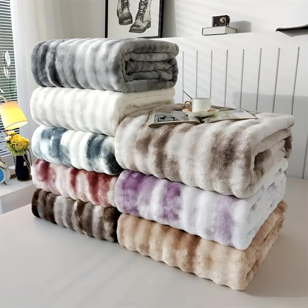 Kuscheldecke aus Kunstfell mit Batikmuster