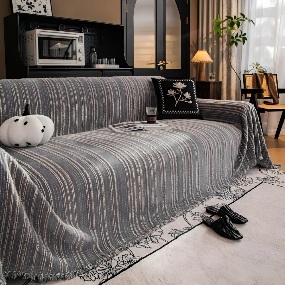 Chenille-Sofawurf mit feinen Streifen