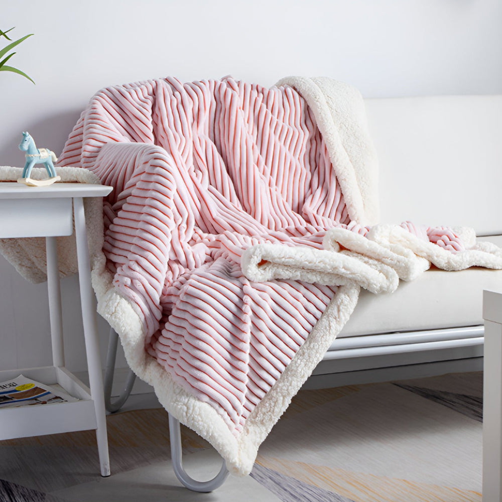 Sherpa-Kuscheldecke mit strukturierten Streifen