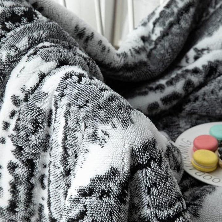 Samt-Jacquard-Sherpa-Decke