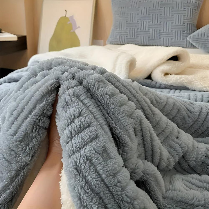 Sherpa-Kuscheldecke mit Flechtmuster