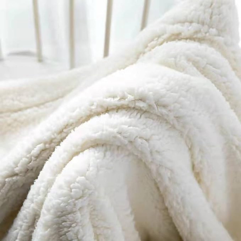 Samt-Jacquard-Sherpa-Decke