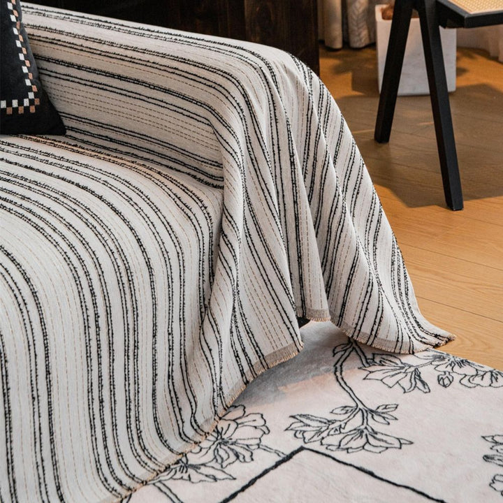 Chenille-Sofawurf mit feinen Streifen