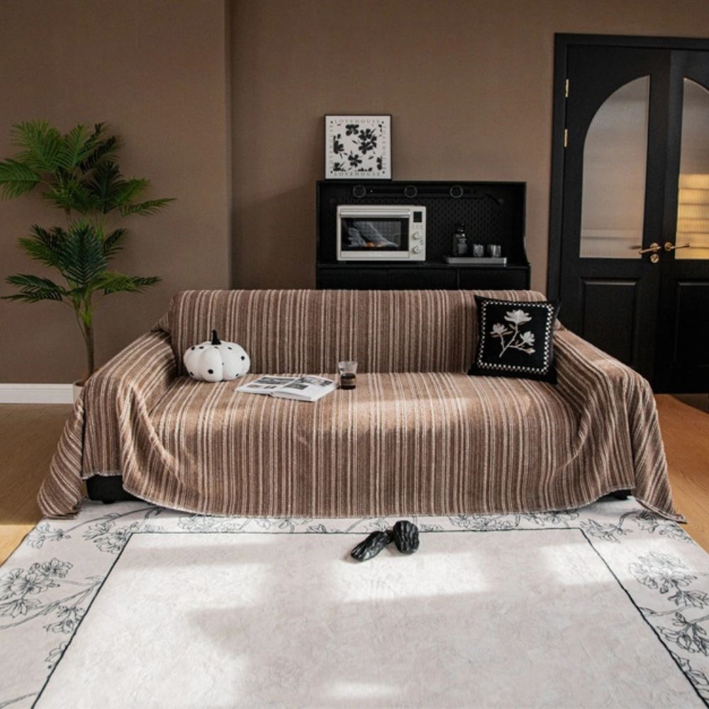 Chenille-Sofawurf mit feinen Streifen