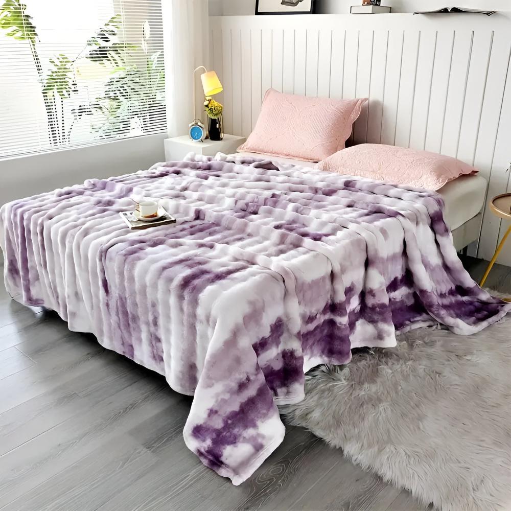 Kuscheldecke aus Kunstfell mit Batikmuster