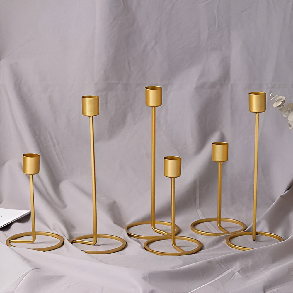 Kerzenhalter aus goldfarbenem Metall