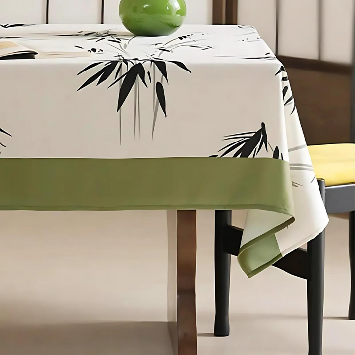 Minimalistische Tischdecke mit Bambusmuster