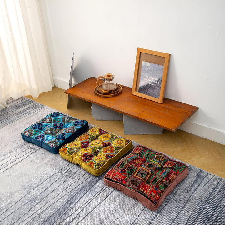Sitzkissen im marokkanischen Patchwork-Stil mit Bindebändern