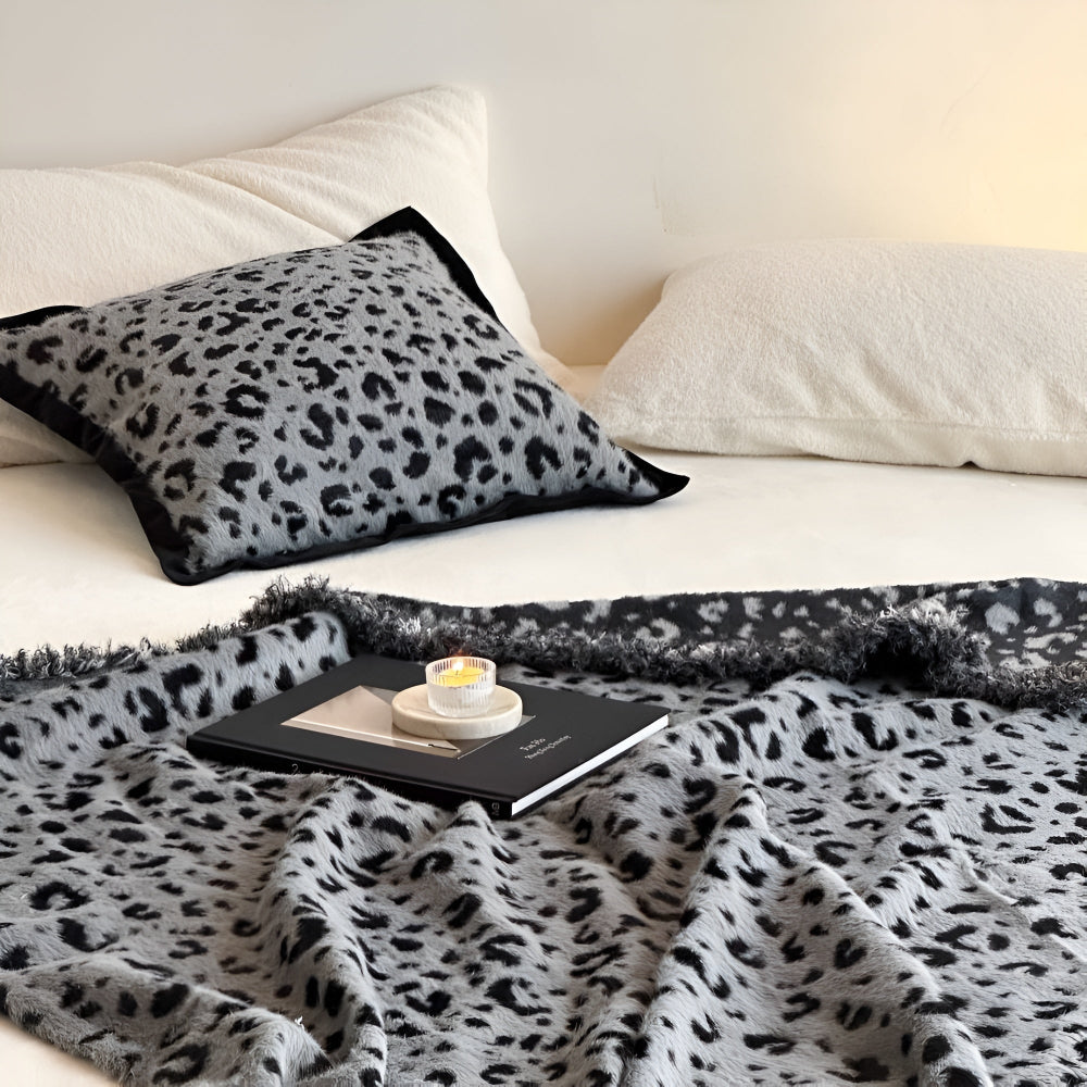 Kuscheldecke in Nerzoptik mit Leopardenmuster 140 x 160 cm