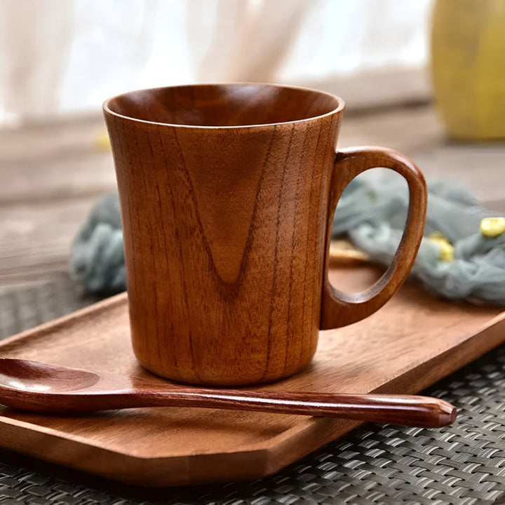 Holzbecher im japanischen Stil