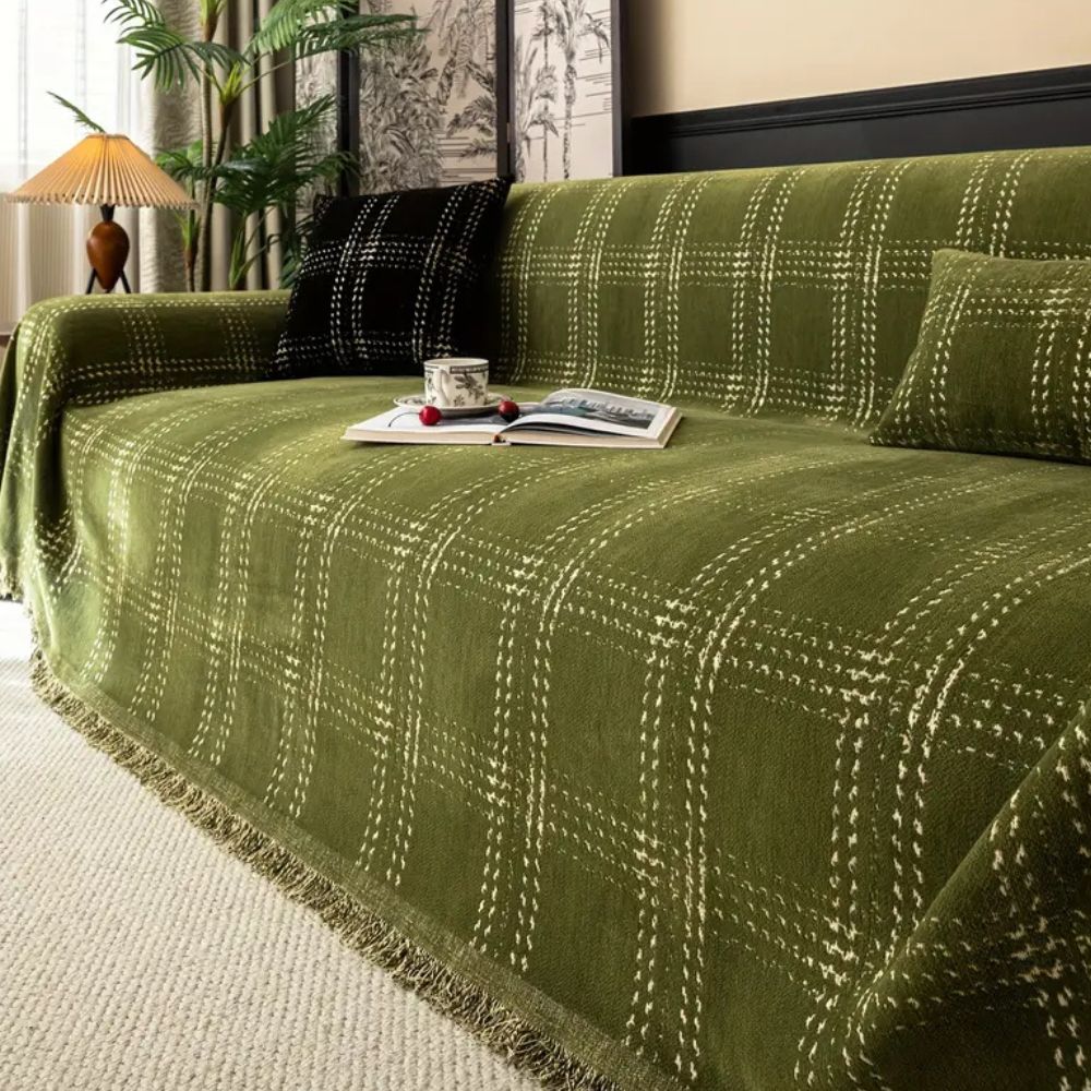 Chenille-Sofawurf mit Karomuster und Quasten