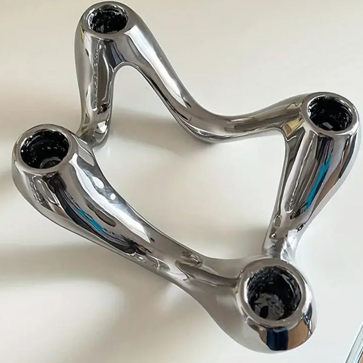 Kerzenhalter mit Wellenrelief