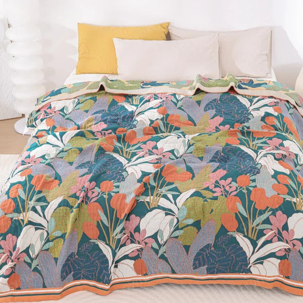 Decke aus Baumwollmusselin mit Gartenmuster