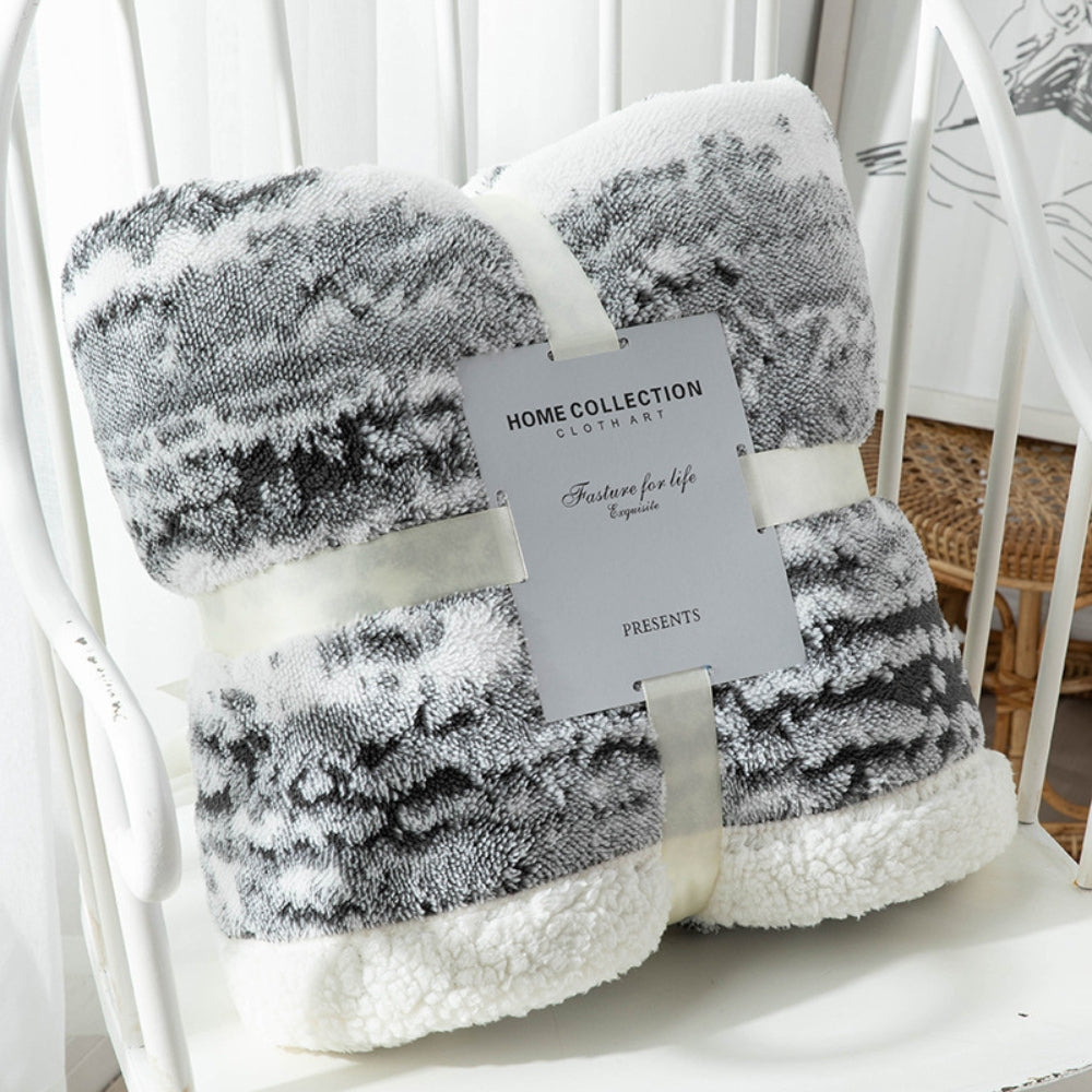Samt-Jacquard-Sherpa-Decke