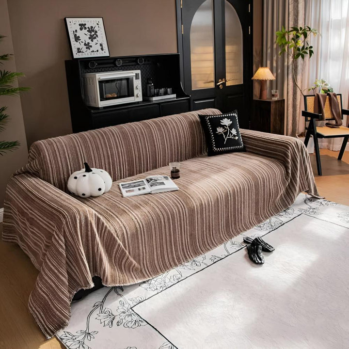 Chenille-Sofawurf mit feinen Streifen