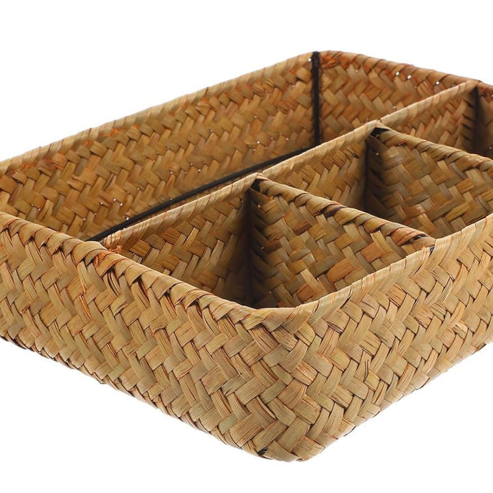 Rattankorb mit Fächern
