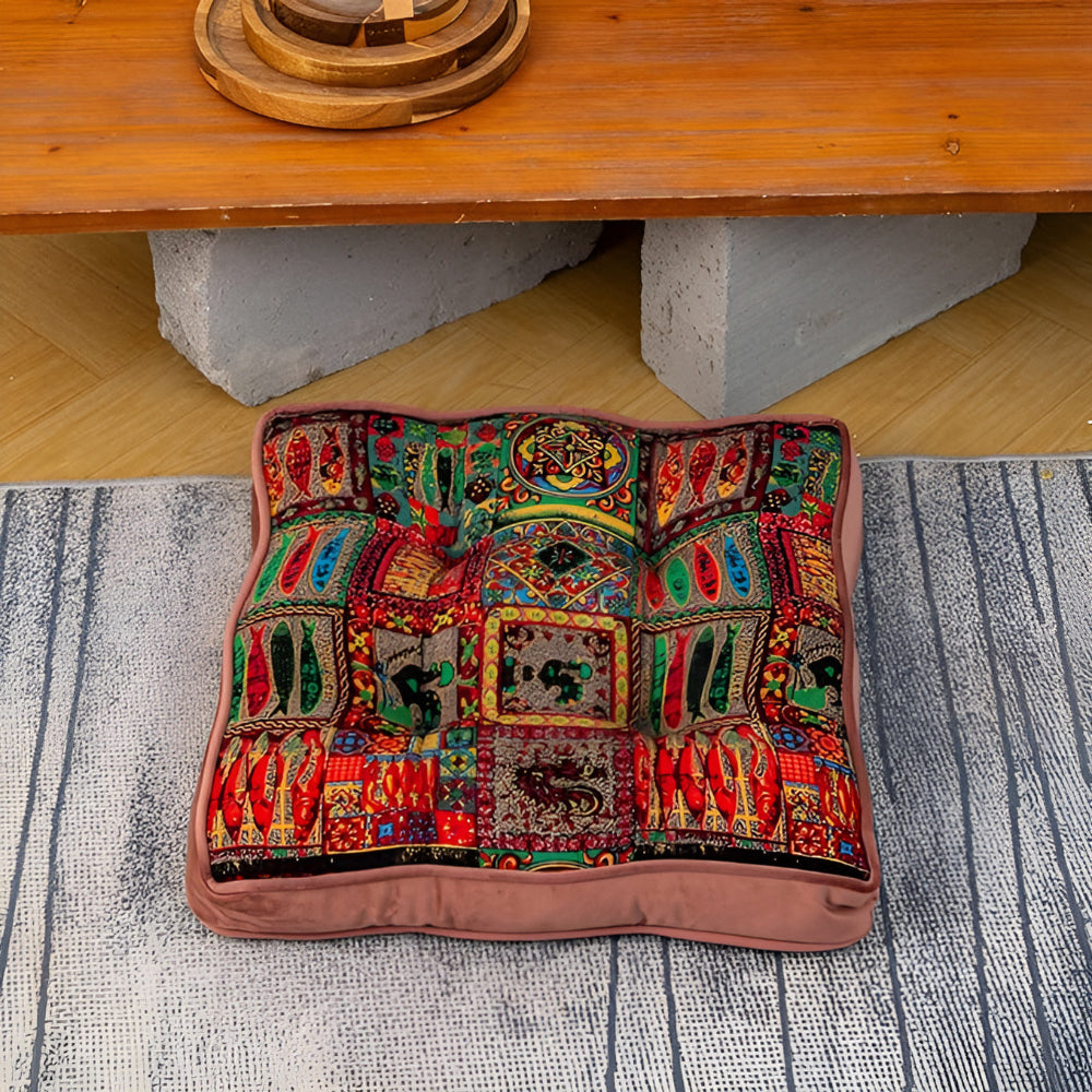 Sitzkissen im marokkanischen Patchwork-Stil mit Bindebändern