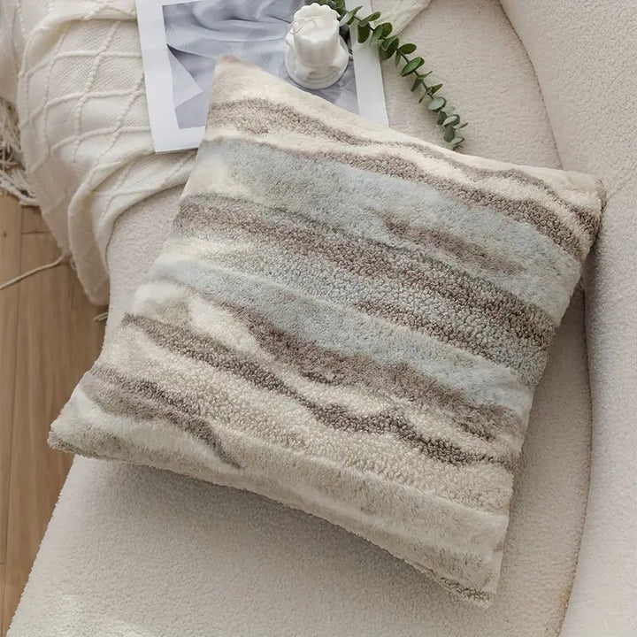 Kissenbezug aus Plüsch in Marmoroptik 45 x 45 cm