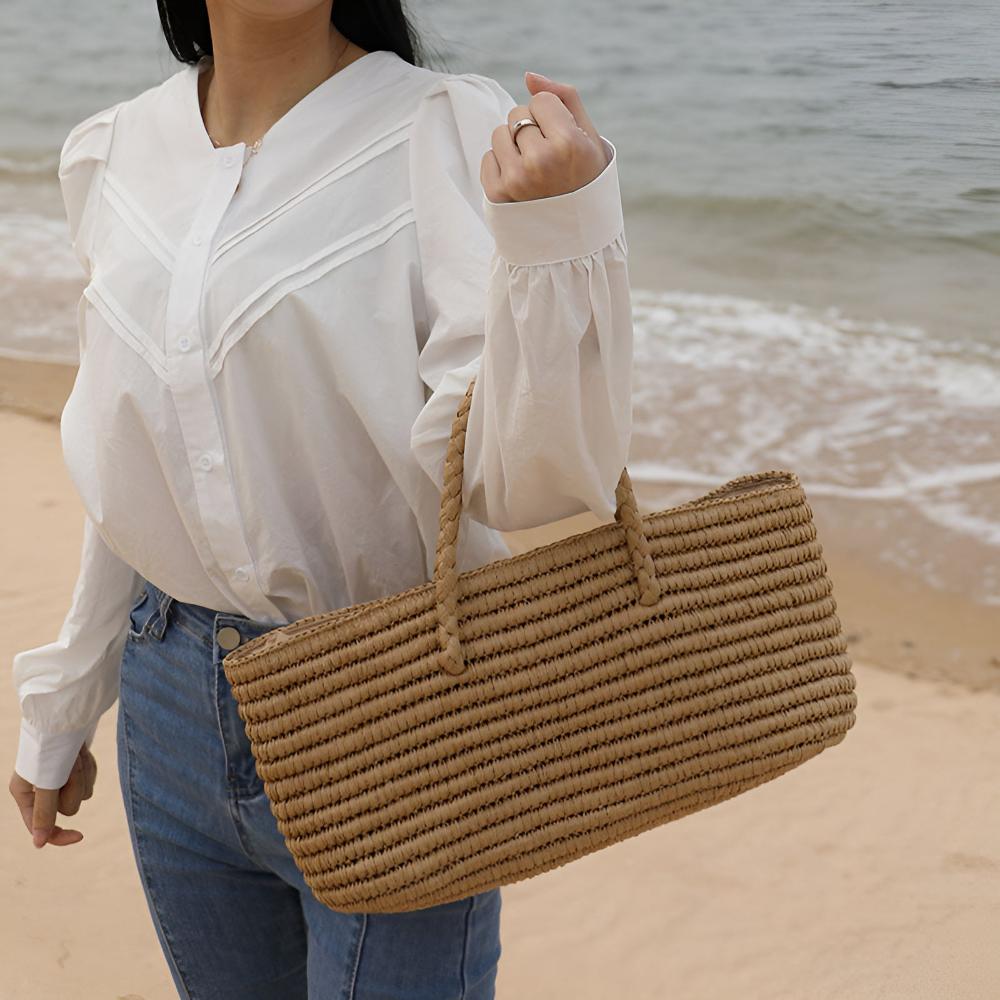 Geflochtene Strohtasche mit Futter