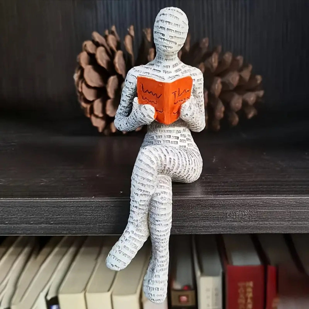 Figur einer lesenden Frau aus Kunstharz