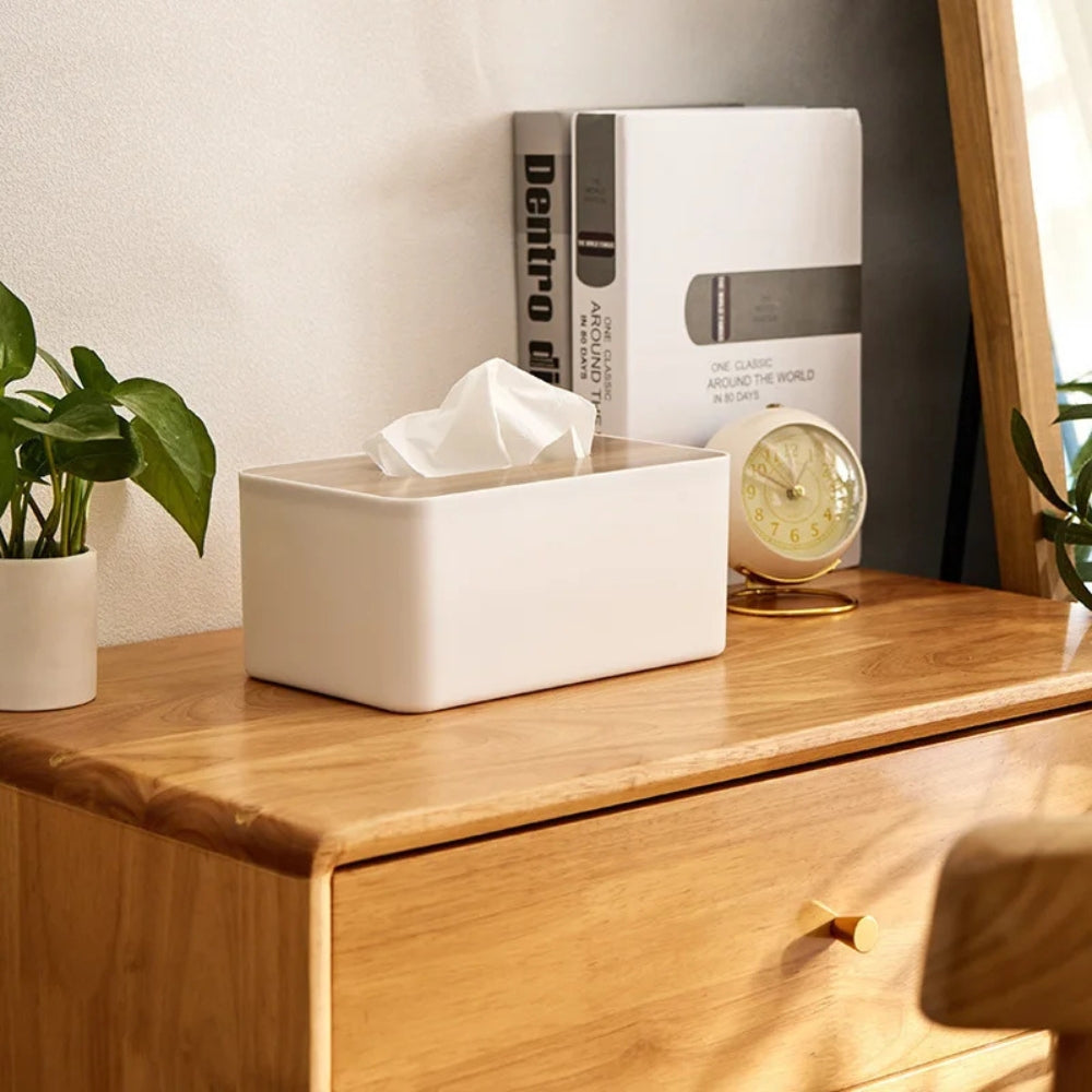 Weiße Taschentuchbox mit Bambusdeckel