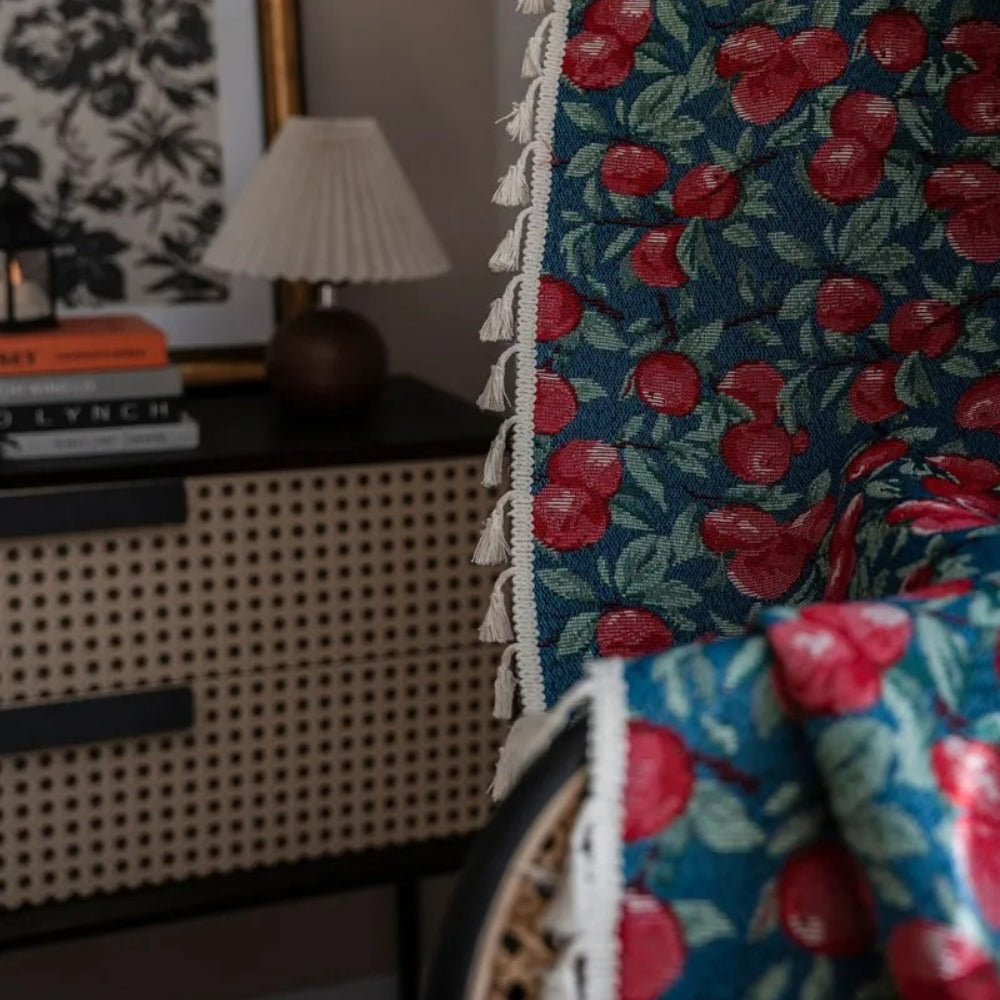 Halbverdunkelnder Vorhang mit Kirschblüten und Quasten