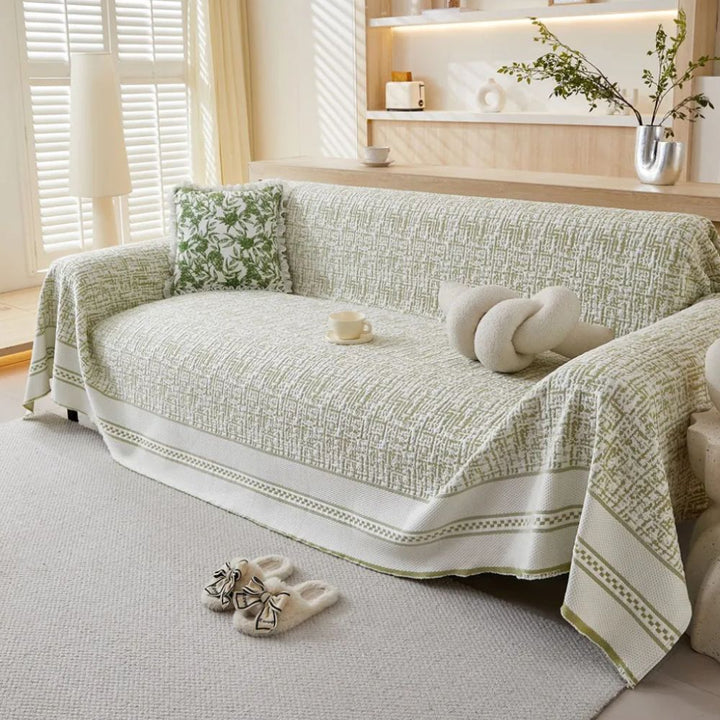 Sofaüberwurf aus Eisseide für den Sommer