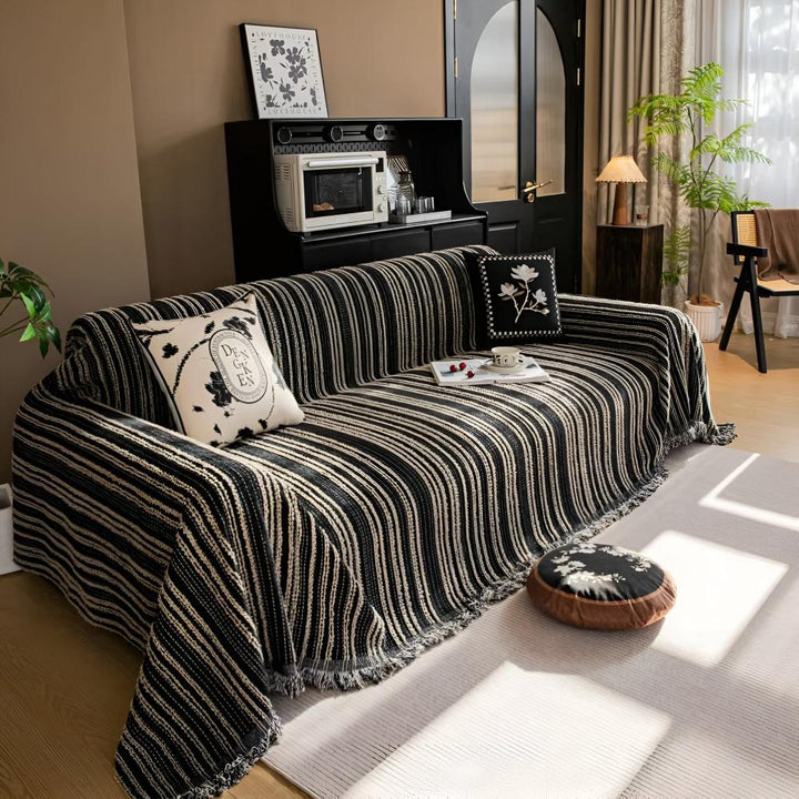Chenille-Sofawurf mit feinen Streifen