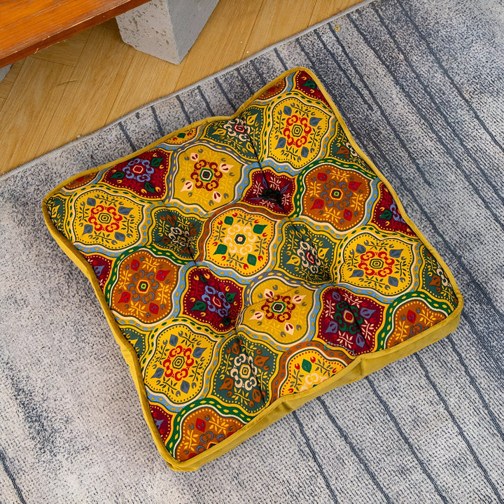 Sitzkissen im marokkanischen Patchwork-Stil mit Bindebändern