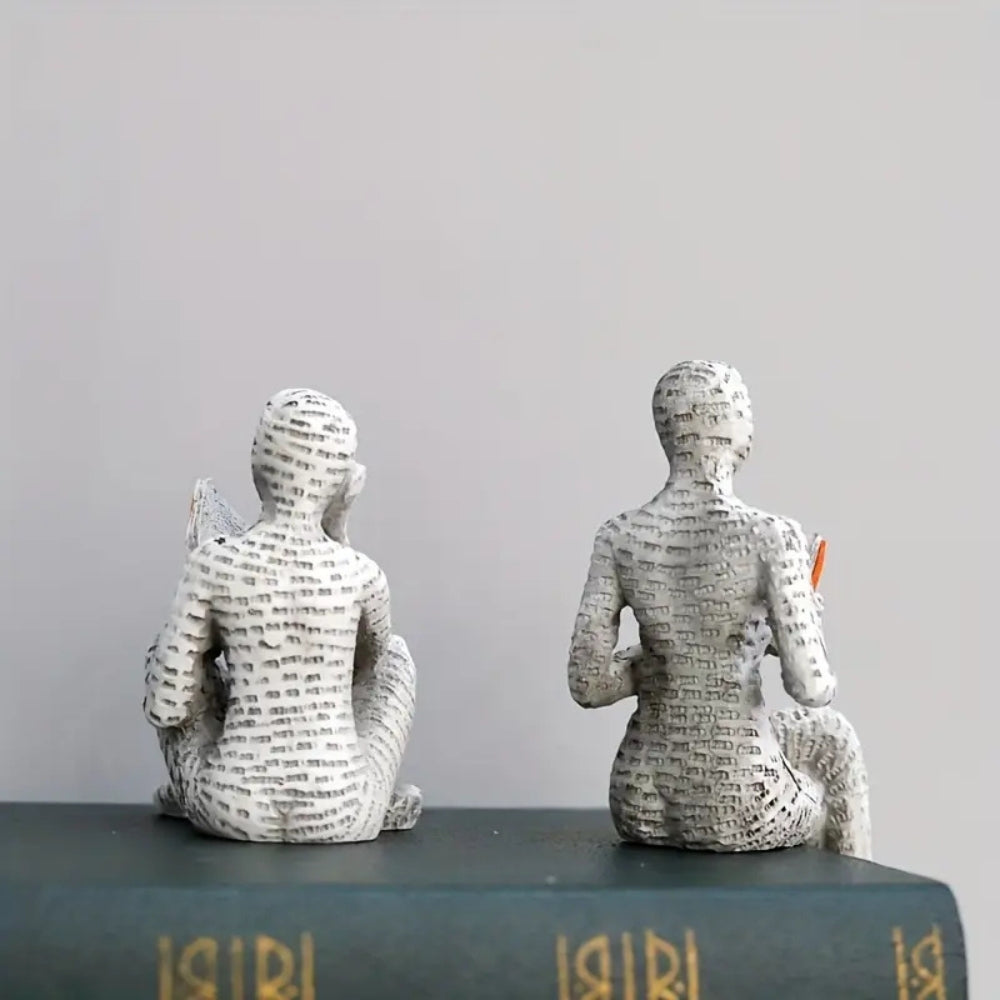 Figur einer lesenden Frau aus Kunstharz