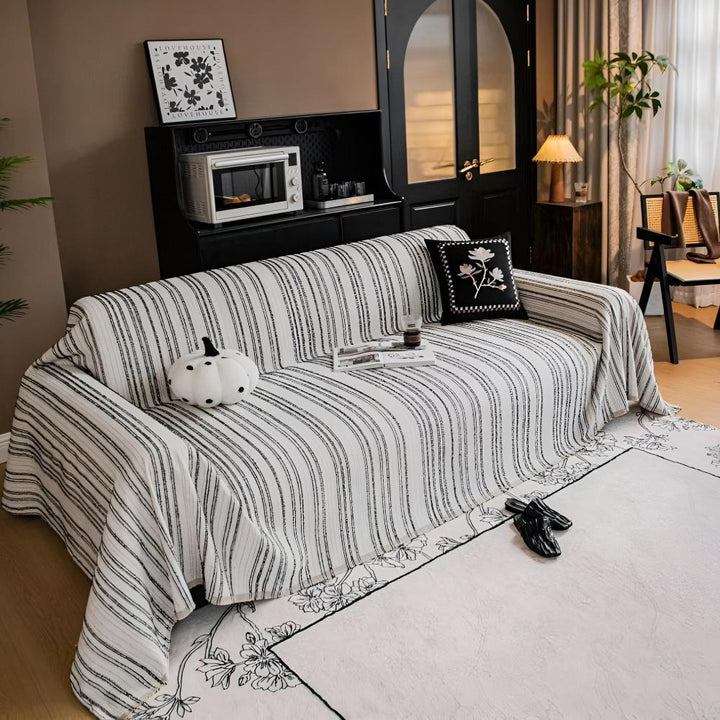 Chenille-Sofawurf mit feinen Streifen