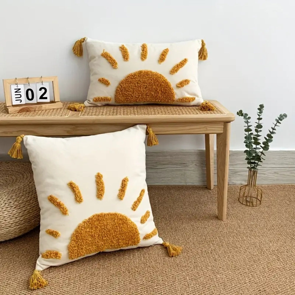 Boho-Kissenbezug mit getuftetem Sonnenmotiv