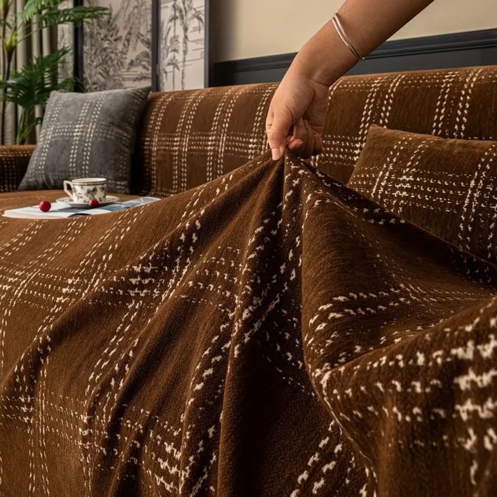 Chenille-Sofawurf mit Karomuster und Quasten