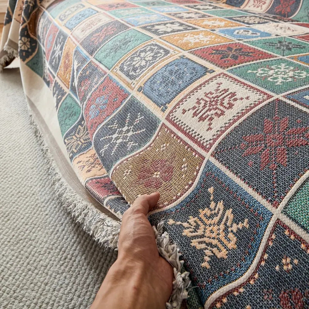 Gestrickte Boho-Sofadecke aus Chenille