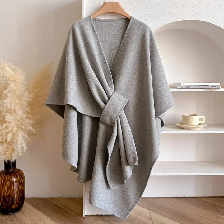 Poncho-Mantel aus dichtem Gewebe