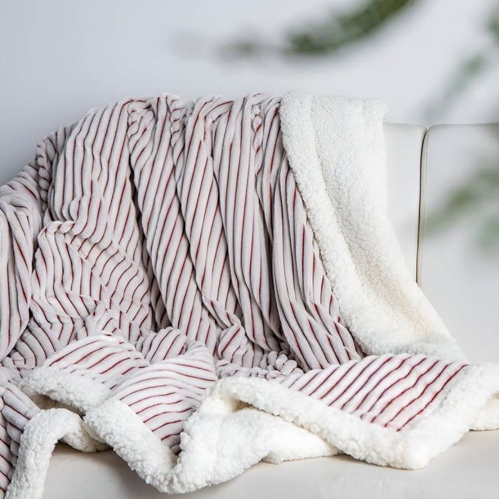 Sherpa-Kuscheldecke mit strukturierten Streifen