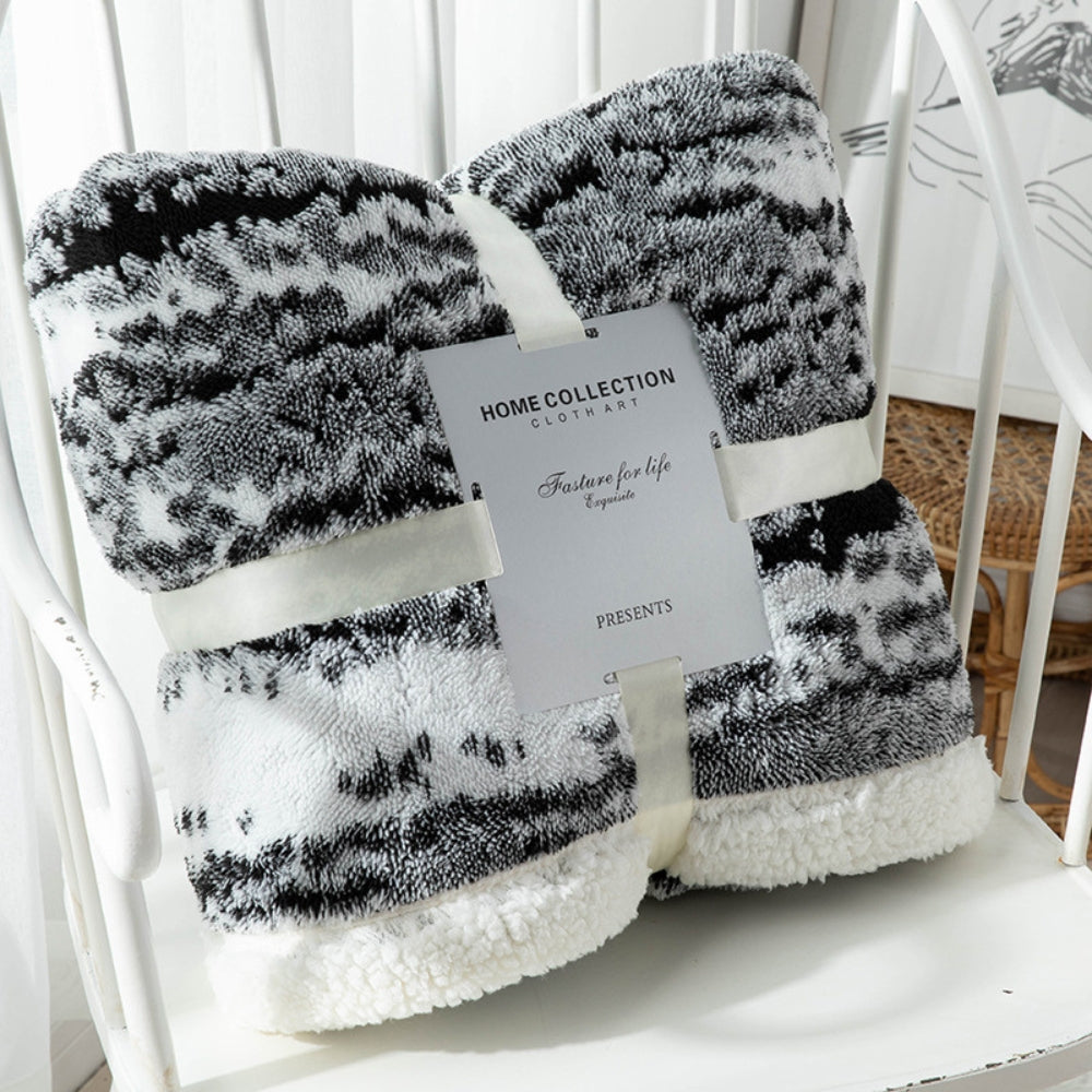 Samt-Jacquard-Sherpa-Decke