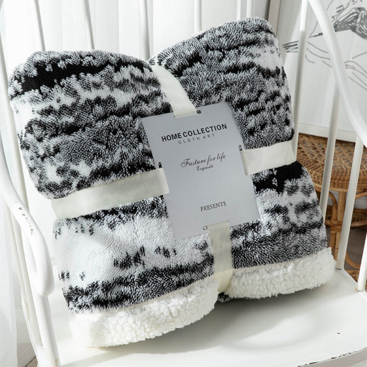 Samt-Jacquard-Sherpa-Decke