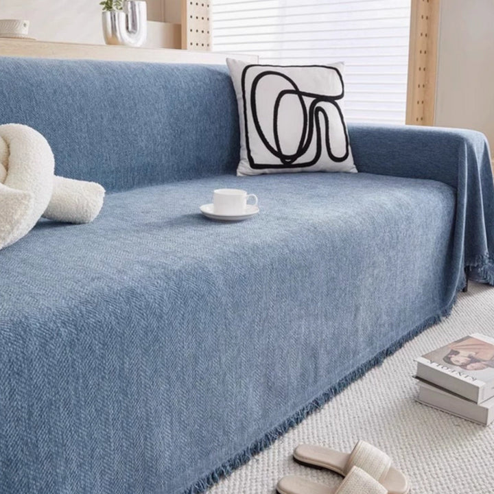 Minimalistischer Sofaüberwurf
