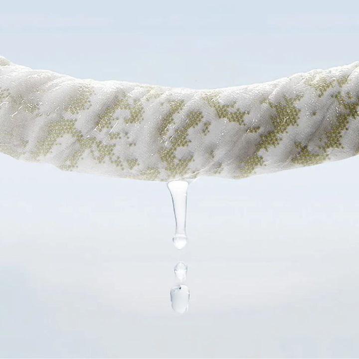 Sofaüberwurf aus Eisseide für den Sommer