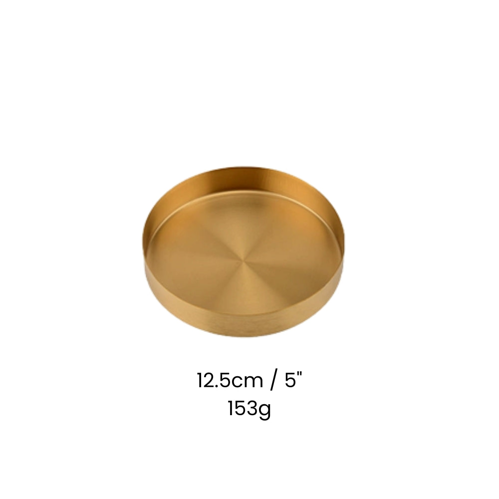 Tablett aus goldfarbenem Edelstahl