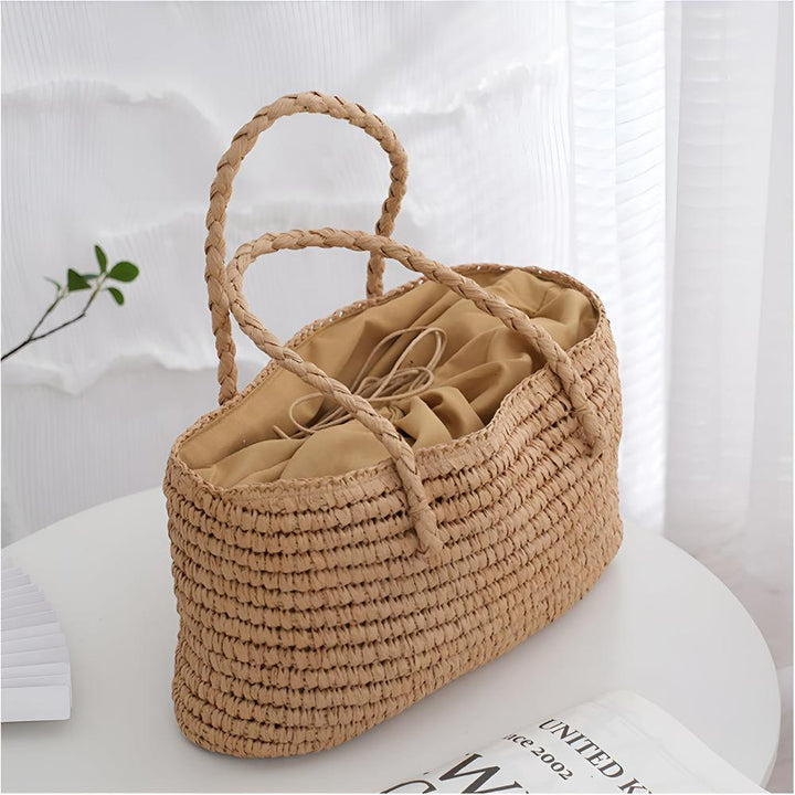 Geflochtene Strohtasche mit Futter