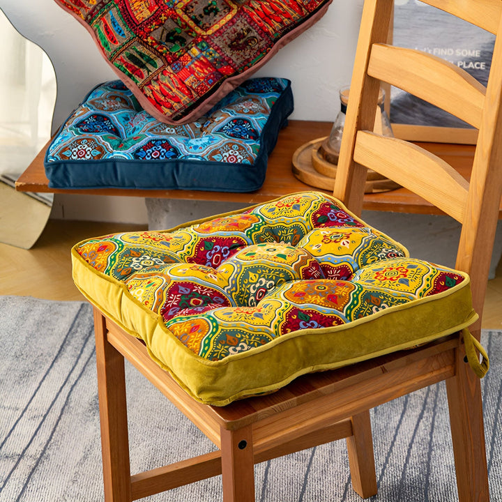 Sitzkissen im marokkanischen Patchwork-Stil mit Bindebändern