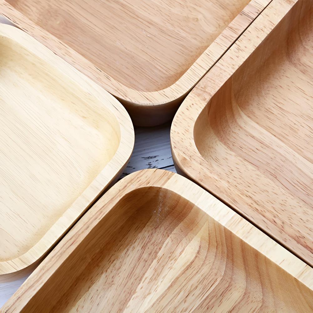 Quadratische Schale aus Kautschukholz