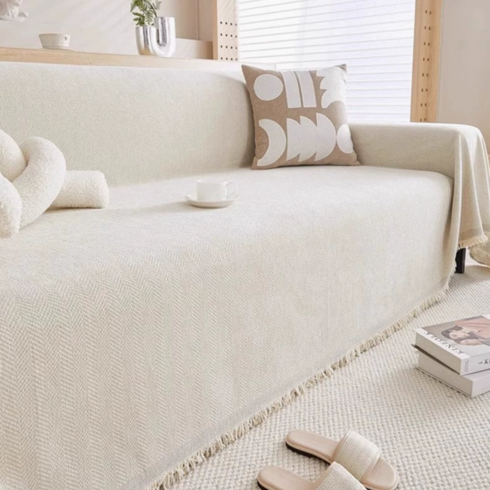 Minimalistischer Sofaüberwurf